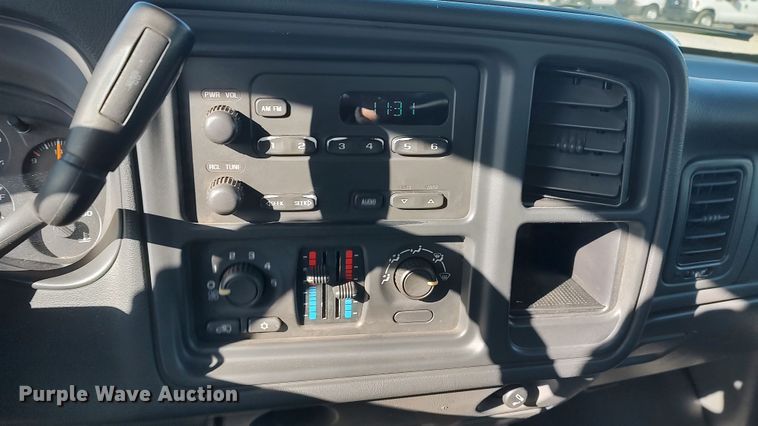 image for item LK9392 2006 Chevrolet Silverado 1500  Ext. Cab pickup truck