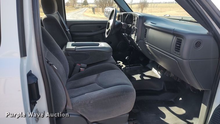 image for item LK9392 2006 Chevrolet Silverado 1500  Ext. Cab pickup truck