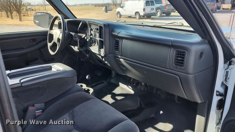 image for item LK9392 2006 Chevrolet Silverado 1500  Ext. Cab pickup truck