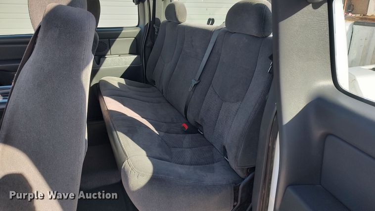 image for item LK9392 2006 Chevrolet Silverado 1500  Ext. Cab pickup truck