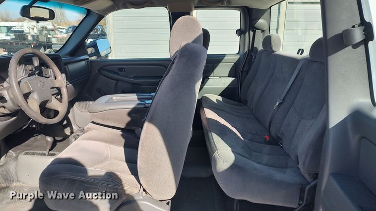 image for item LK9392 2006 Chevrolet Silverado 1500  Ext. Cab pickup truck