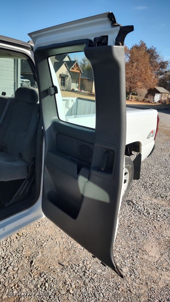 image for item LK9392 2006 Chevrolet Silverado 1500  Ext. Cab pickup truck