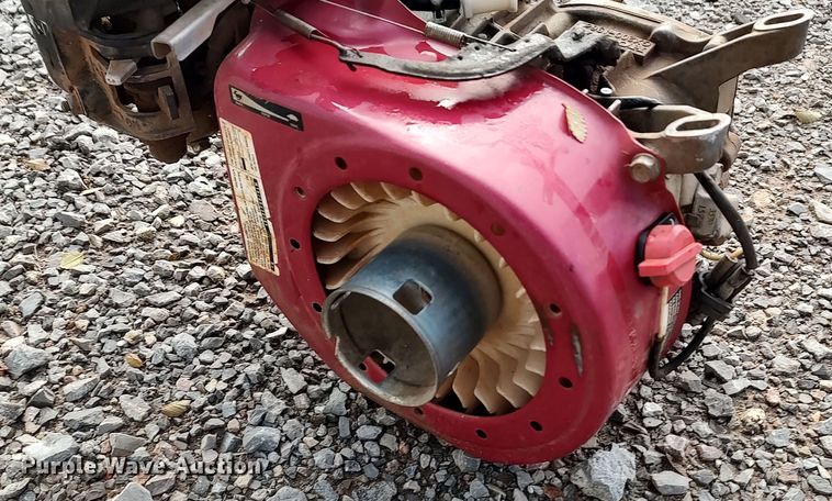 image for item LK9423 Honda GX200  engine