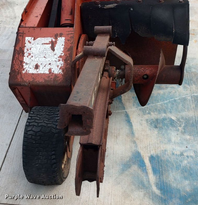 image for item LK9453 Ditch Witch 1820  trencher