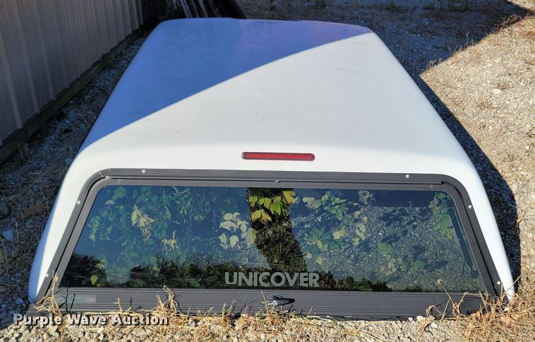 image for item LN9712 Safari  pickup truck topper