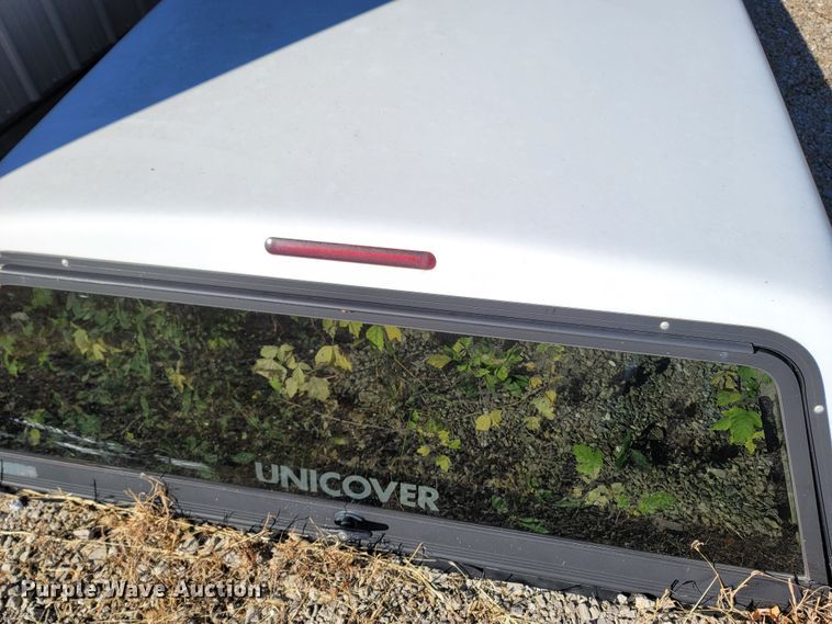 image for item LN9712 Safari  pickup truck topper