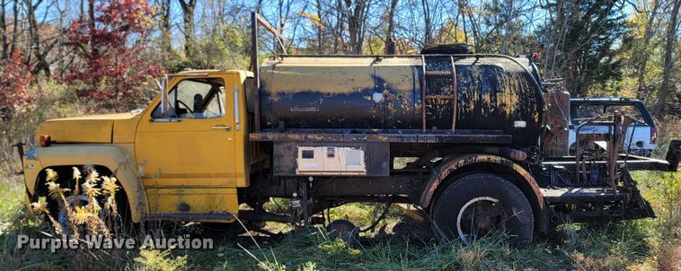 image for item LN9713 1980 Ford  oil distributor truck