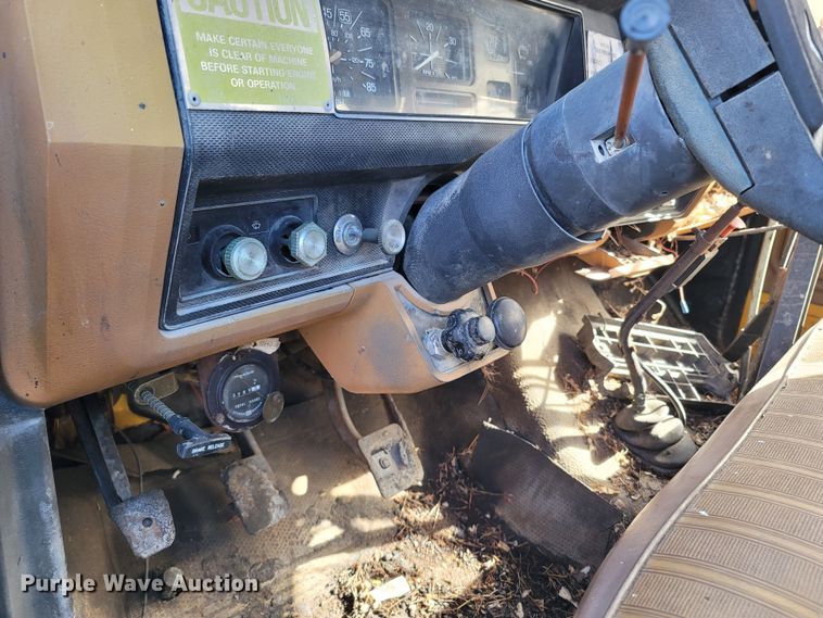 image for item LN9713 1980 Ford  oil distributor truck