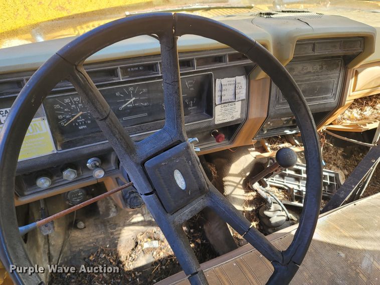 image for item LN9713 1980 Ford  oil distributor truck