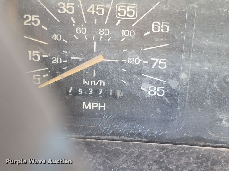 image for item LN9713 1980 Ford  oil distributor truck