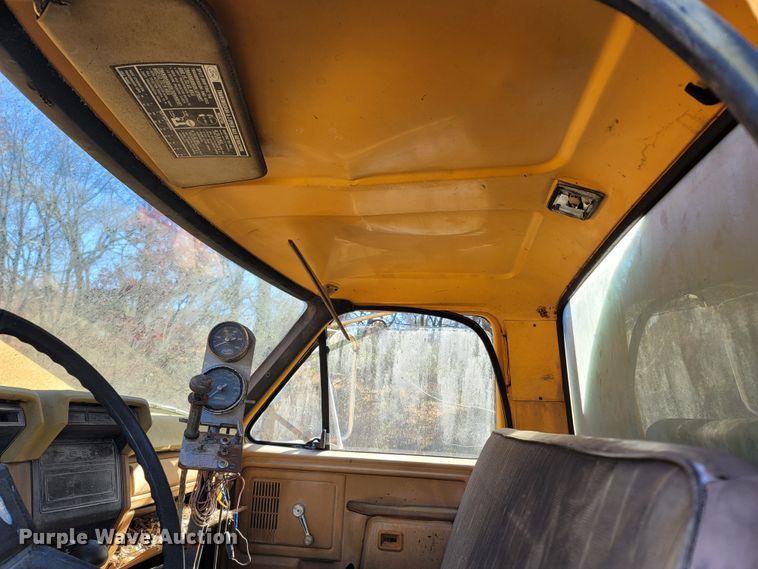 image for item LN9713 1980 Ford  oil distributor truck