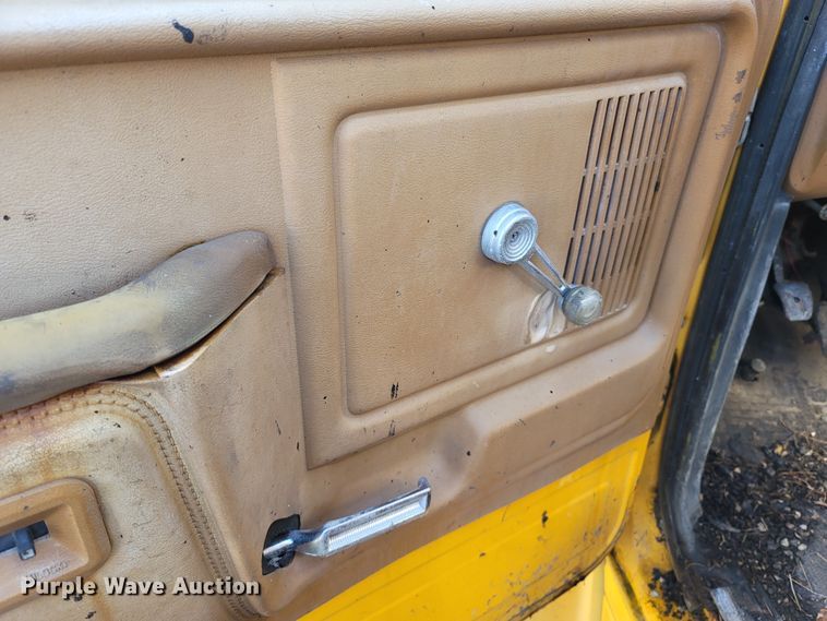 image for item LN9713 1980 Ford  oil distributor truck