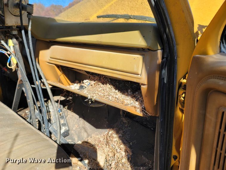 image for item LN9713 1980 Ford  oil distributor truck