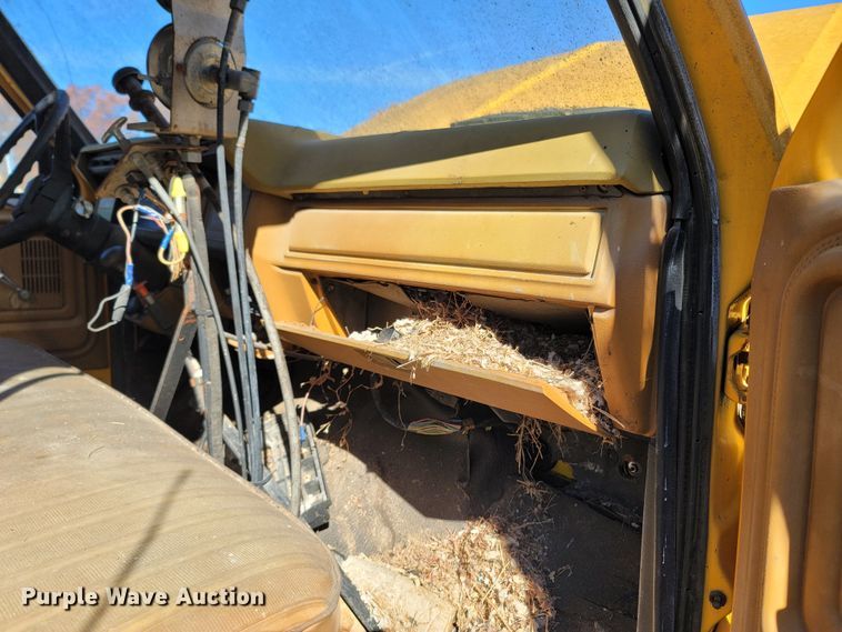 image for item LN9713 1980 Ford  oil distributor truck