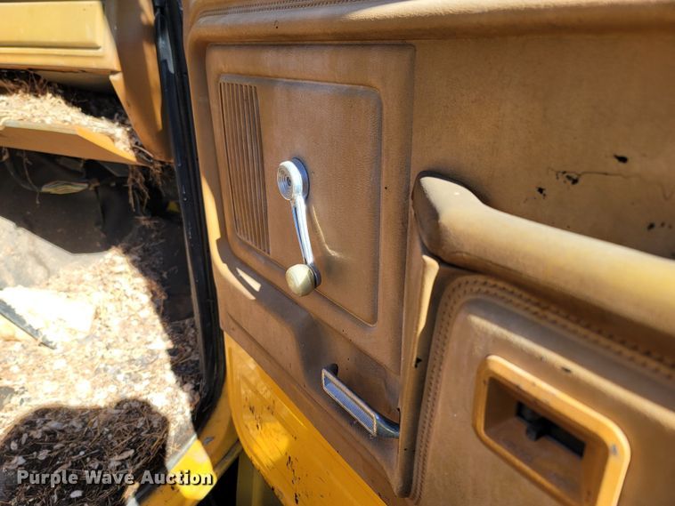 image for item LN9713 1980 Ford  oil distributor truck