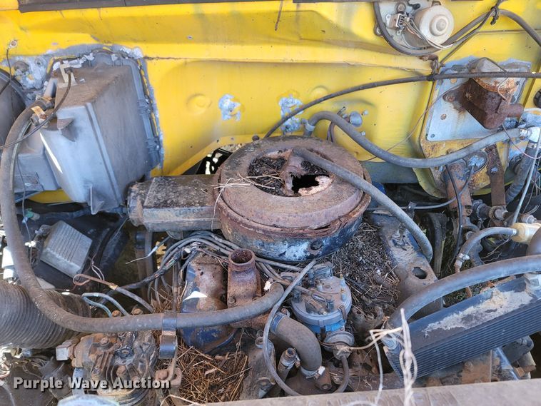 image for item LN9713 1980 Ford  oil distributor truck