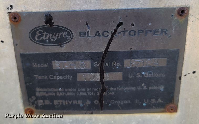 image for item LN9713 1980 Ford  oil distributor truck