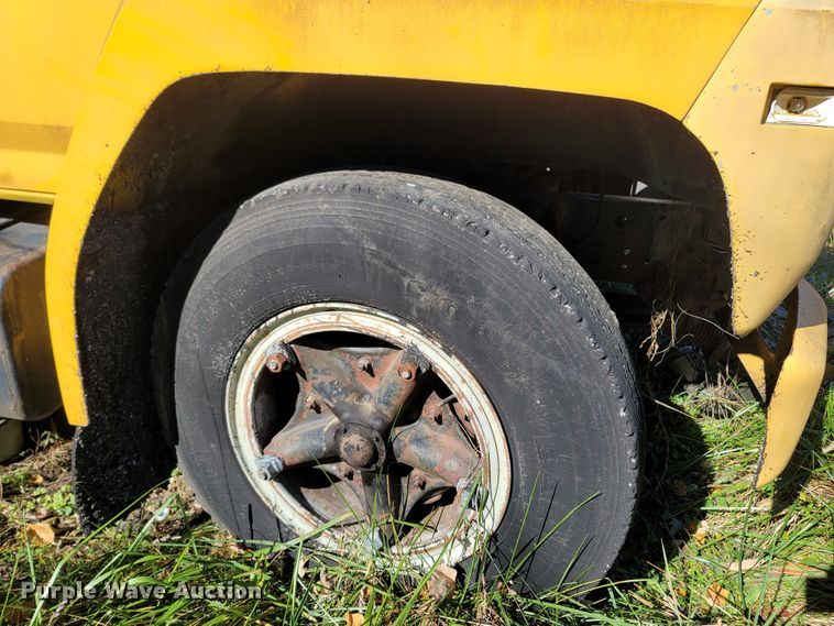 image for item LN9713 1980 Ford  oil distributor truck