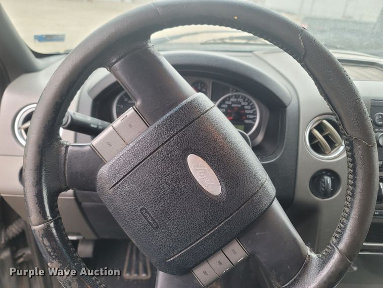 image for item LN9738 2005 Ford F150  SuperCab pickup truck