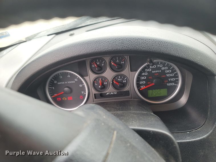 image for item LN9738 2005 Ford F150  SuperCab pickup truck