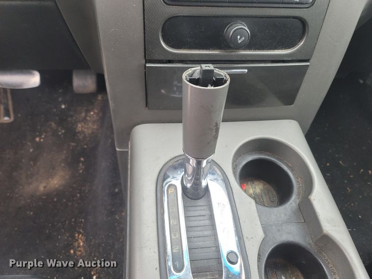 image for item LN9738 2005 Ford F150  SuperCab pickup truck