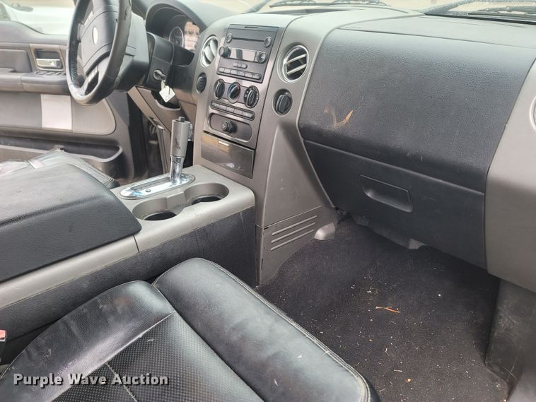 image for item LN9738 2005 Ford F150  SuperCab pickup truck