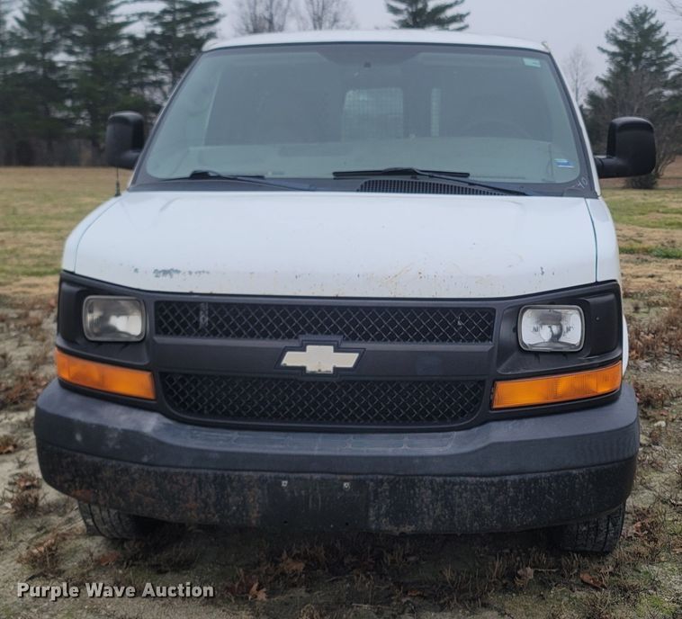 image for item LN9740 2009 Chevrolet Express 2500  van