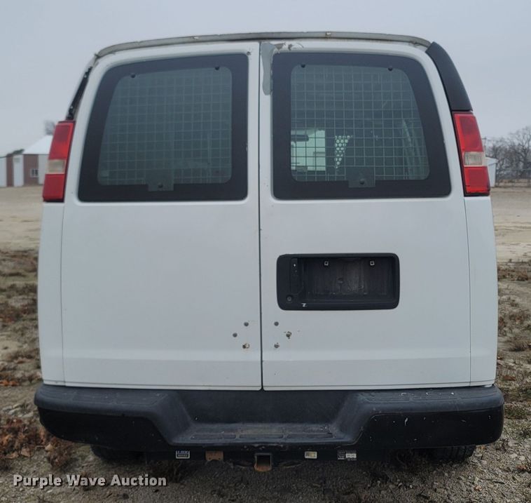 image for item LN9740 2009 Chevrolet Express 2500  van