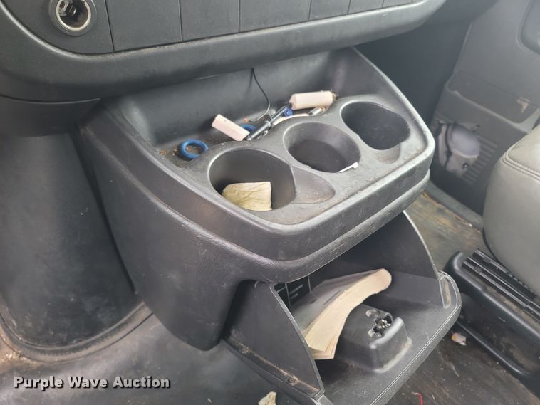 image for item LN9740 2009 Chevrolet Express 2500  van