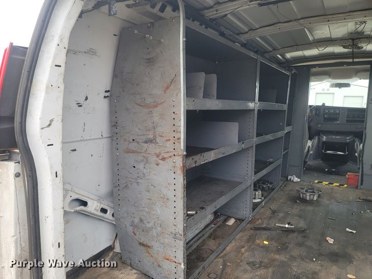 image for item LN9740 2009 Chevrolet Express 2500  van