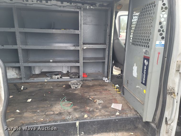 image for item LN9740 2009 Chevrolet Express 2500  van