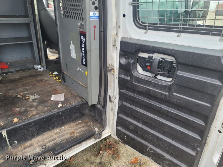 image for item LN9740 2009 Chevrolet Express 2500  van