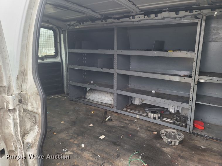 image for item LN9740 2009 Chevrolet Express 2500  van