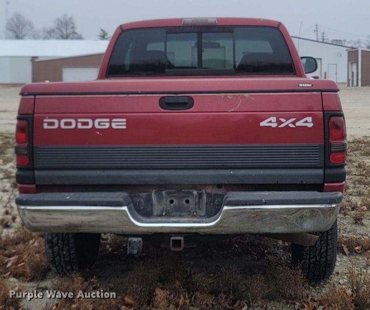 image for item LN9742 1999 Dodge Ram 1500  Club Cab pickup truck