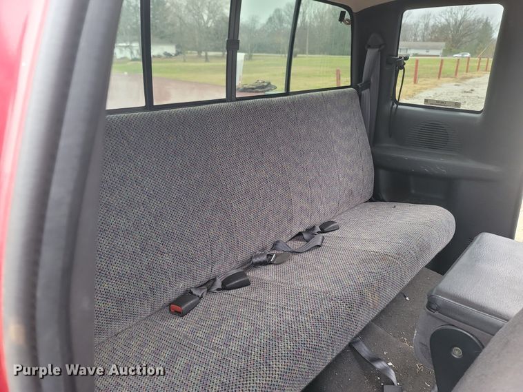 image for item LN9742 1999 Dodge Ram 1500  Club Cab pickup truck