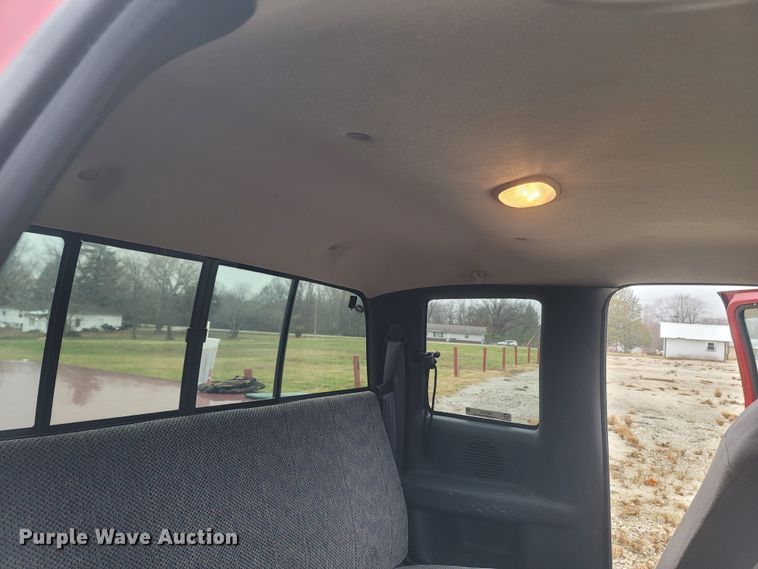 image for item LN9742 1999 Dodge Ram 1500  Club Cab pickup truck