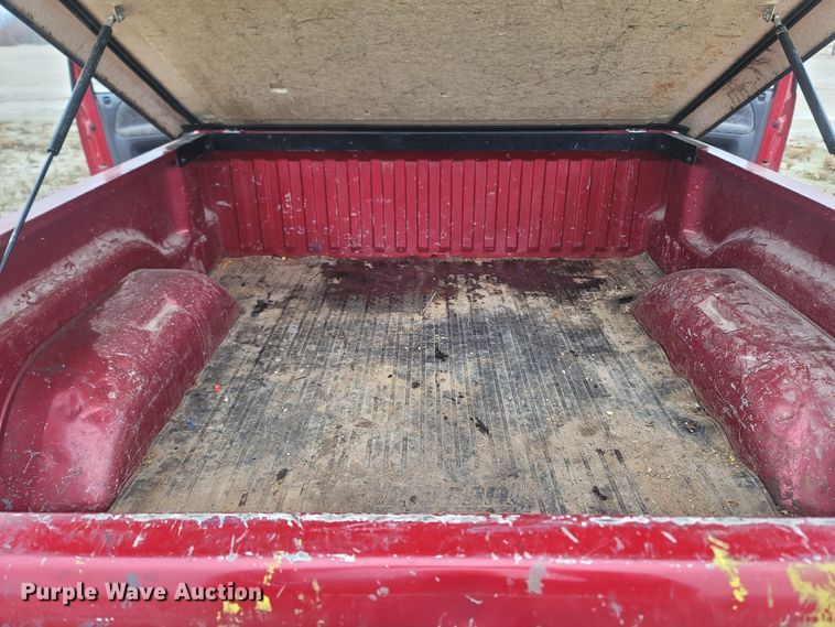 image for item LN9742 1999 Dodge Ram 1500  Club Cab pickup truck