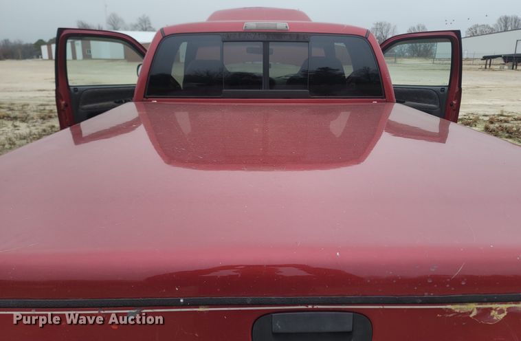 image for item LN9742 1999 Dodge Ram 1500  Club Cab pickup truck