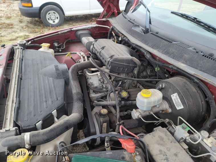 image for item LN9742 1999 Dodge Ram 1500  Club Cab pickup truck