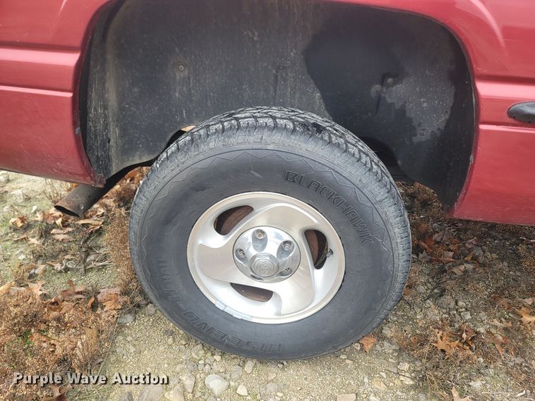 image for item LN9742 1999 Dodge Ram 1500  Club Cab pickup truck