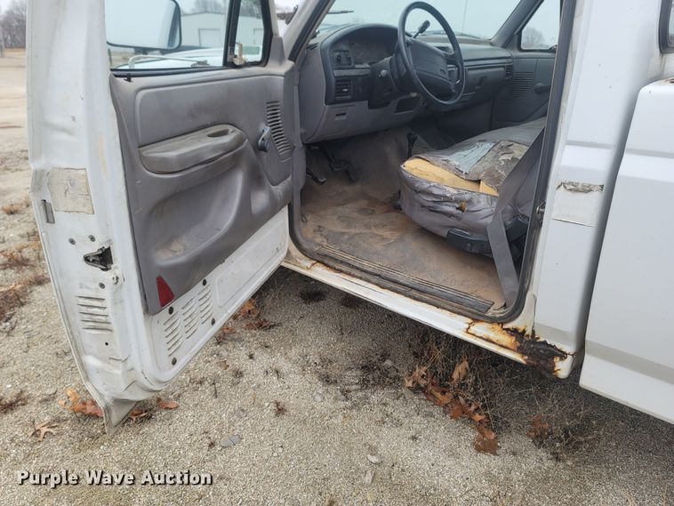 image for item LN9743 1995 Ford F150  pickup truck