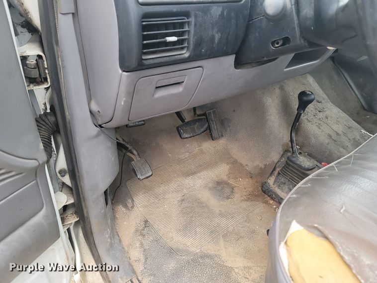 image for item LN9743 1995 Ford F150  pickup truck