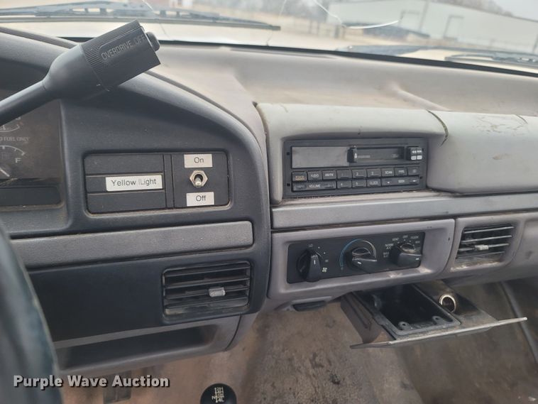 image for item LN9743 1995 Ford F150  pickup truck