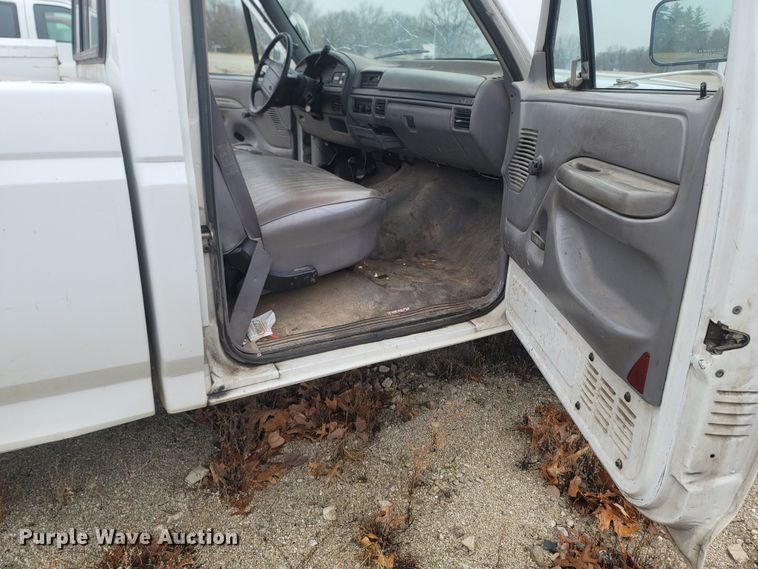 image for item LN9743 1995 Ford F150  pickup truck