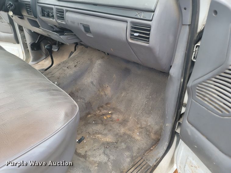 image for item LN9743 1995 Ford F150  pickup truck