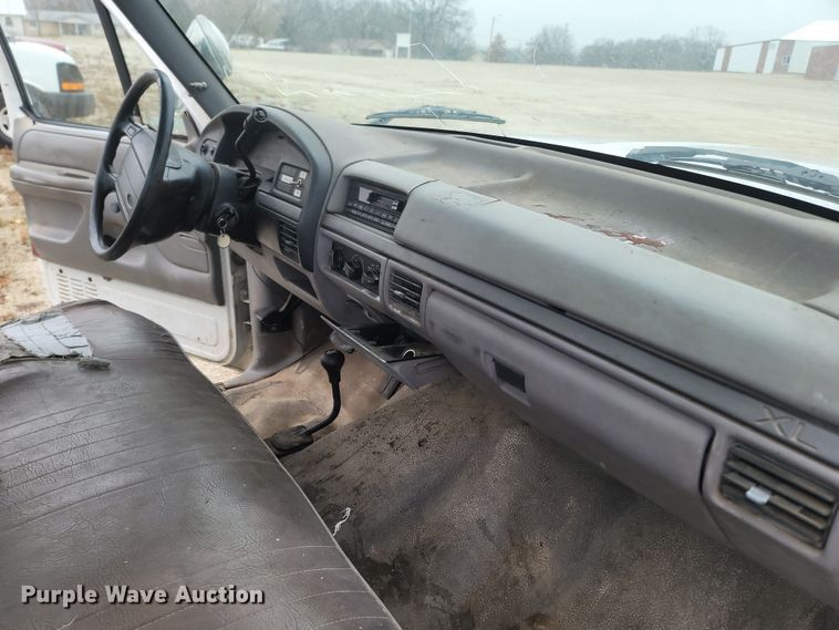 image for item LN9743 1995 Ford F150  pickup truck