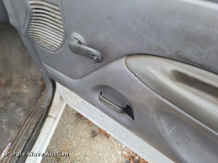 image for item LN9743 1995 Ford F150  pickup truck