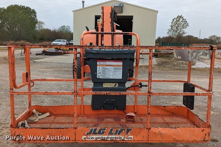 image for item LP9098 2004 JLG 800AJ  boom lift