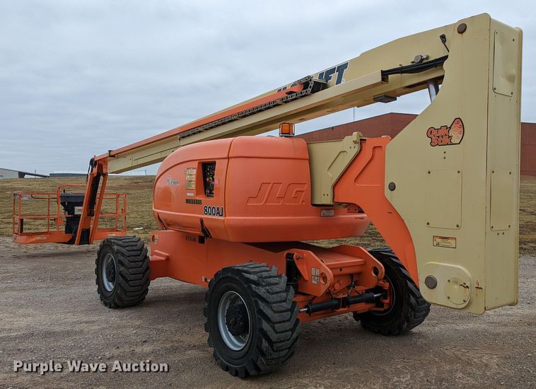 image for item LP9098 2004 JLG 800AJ  boom lift