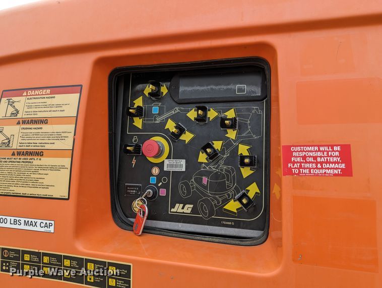 image for item LP9098 2004 JLG 800AJ  boom lift